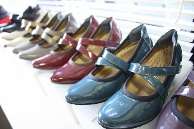 「NOFALL」や「sango」など婦人靴の販売会社が破産